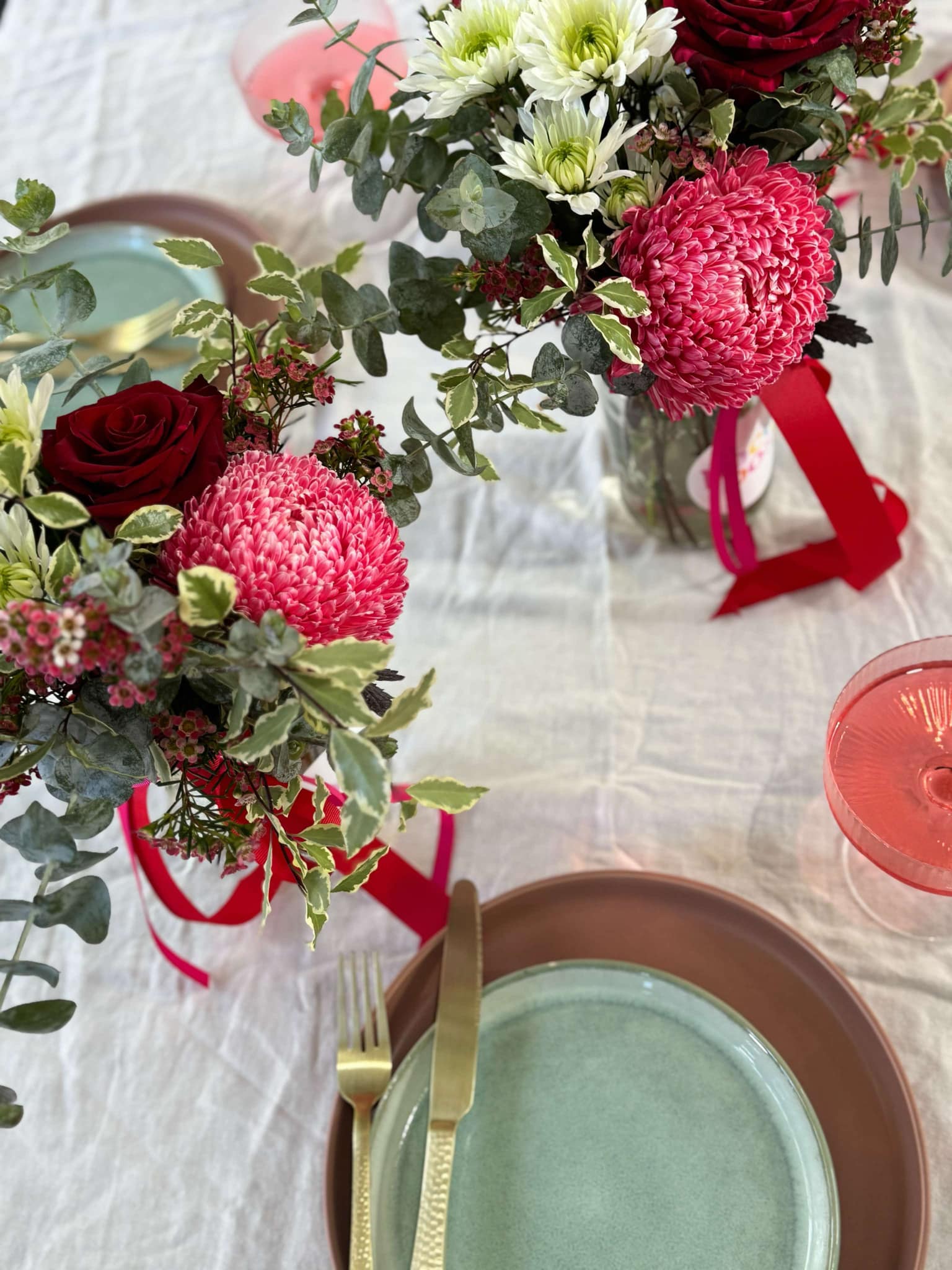 festive-flower-arrangement-for-christmas