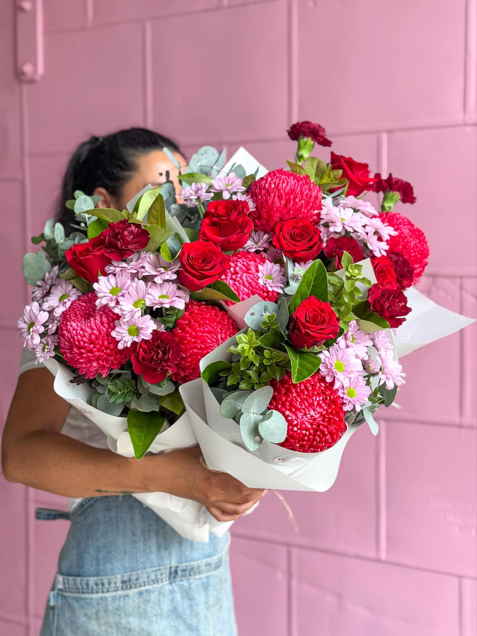 Red flower bouquet for delivery Brisbane and Melbourne.