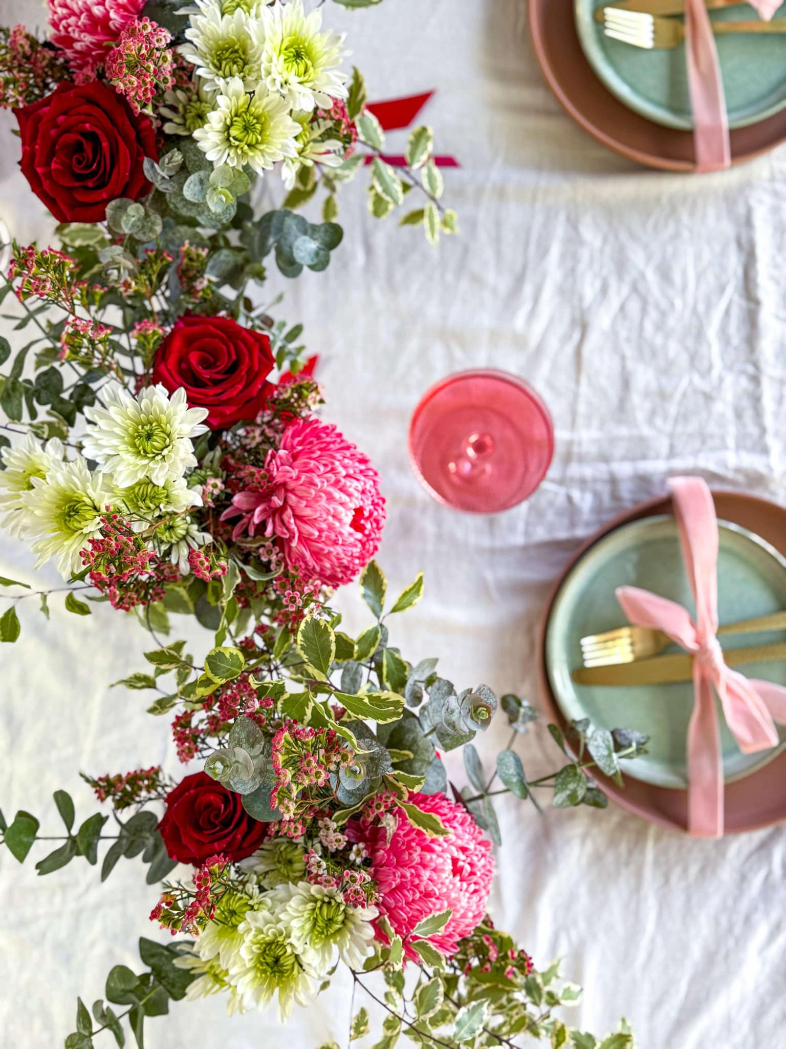 buy-christmas-floral-table-centerpiece